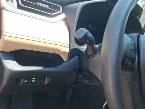 Used 2025 Toyota RAV4 LE AWD/4WD image 19