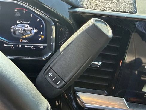 Used 2024 Chevrolet Silverado 2500 LTZ w/ LTZ Convenience Package image 17