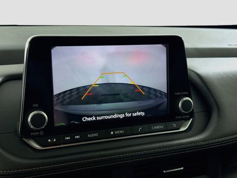 Used 2025 Nissan Rogue SV FWD image 22