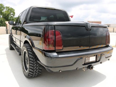 Used 2002 Lincoln Blackwood RWD image 47