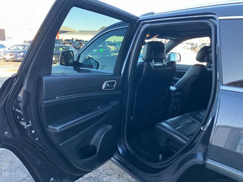 Used 2014 Jeep Grand Cherokee Limited w/ Luxury Group II image 11