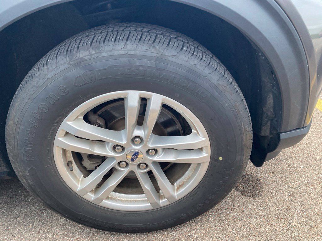 Used 2023 Ford Explorer XLT w/ Equipment Group 202A AWD/4WD image 5