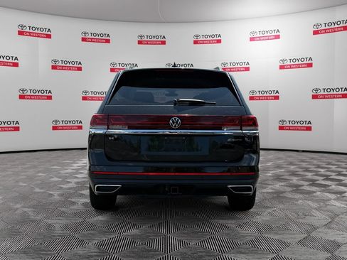 Used 2025 Volkswagen Atlas SE AWD/4WD image 6