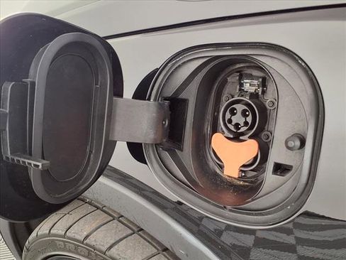 Used 2022 Chevrolet Bolt LT w/ Infotainment Package image 33