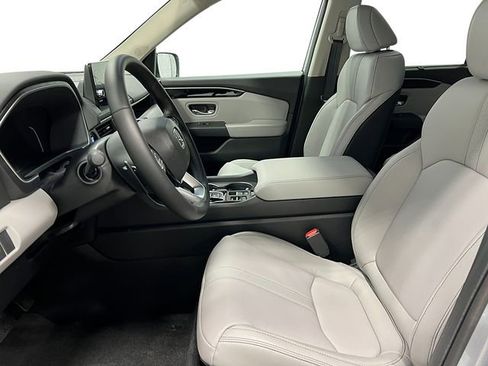 New 2025 Honda Pilot EX-L image 8