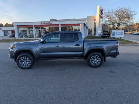 Used 2023 Toyota Tacoma Limited image 2
