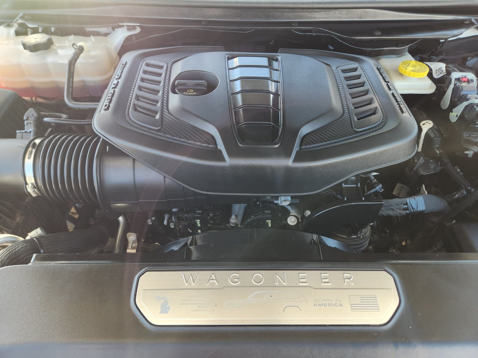 Used 2024 Jeep Wagoneer L Series II w/ Flexible Seating Group RWD image 34