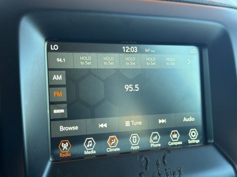 Used 2018 Jeep Compass Latitude w/ Popular Equipment Group AWD/4WD image 19