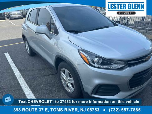 Used 2019 Chevrolet Trax LT w/ LT Convenience Package image 1