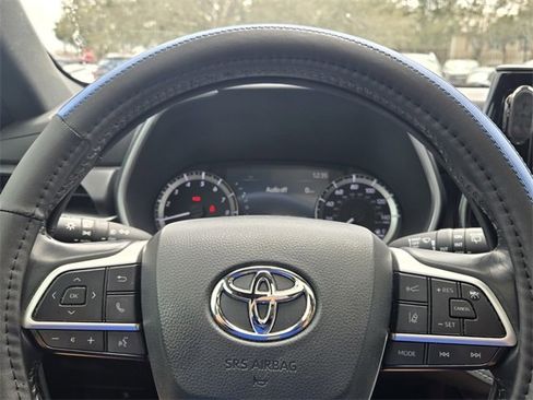 Used 2024 Toyota Highlander XSE image 23