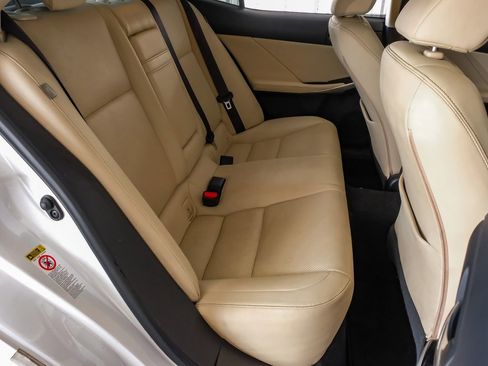 Used 2016 Lexus IS 200t RWD image 33