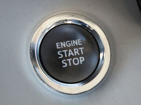 Used 2023 Toyota Highlander LE image 7