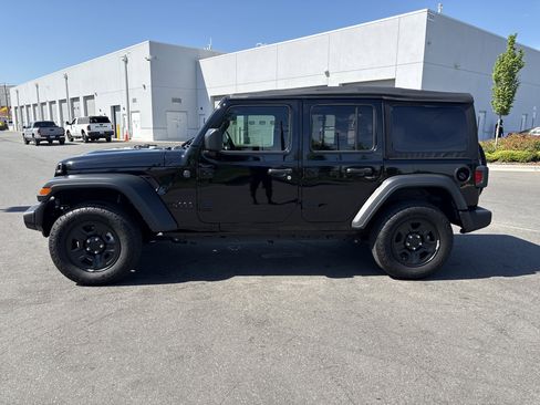 Used 2025 Jeep Wrangler Sport image 6