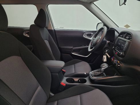 Used 2025 Kia Soul LX w/ LX Technology Package image 21