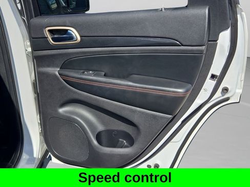 Used 2016 Jeep Grand Cherokee Laredo 75th Anniversary image 20