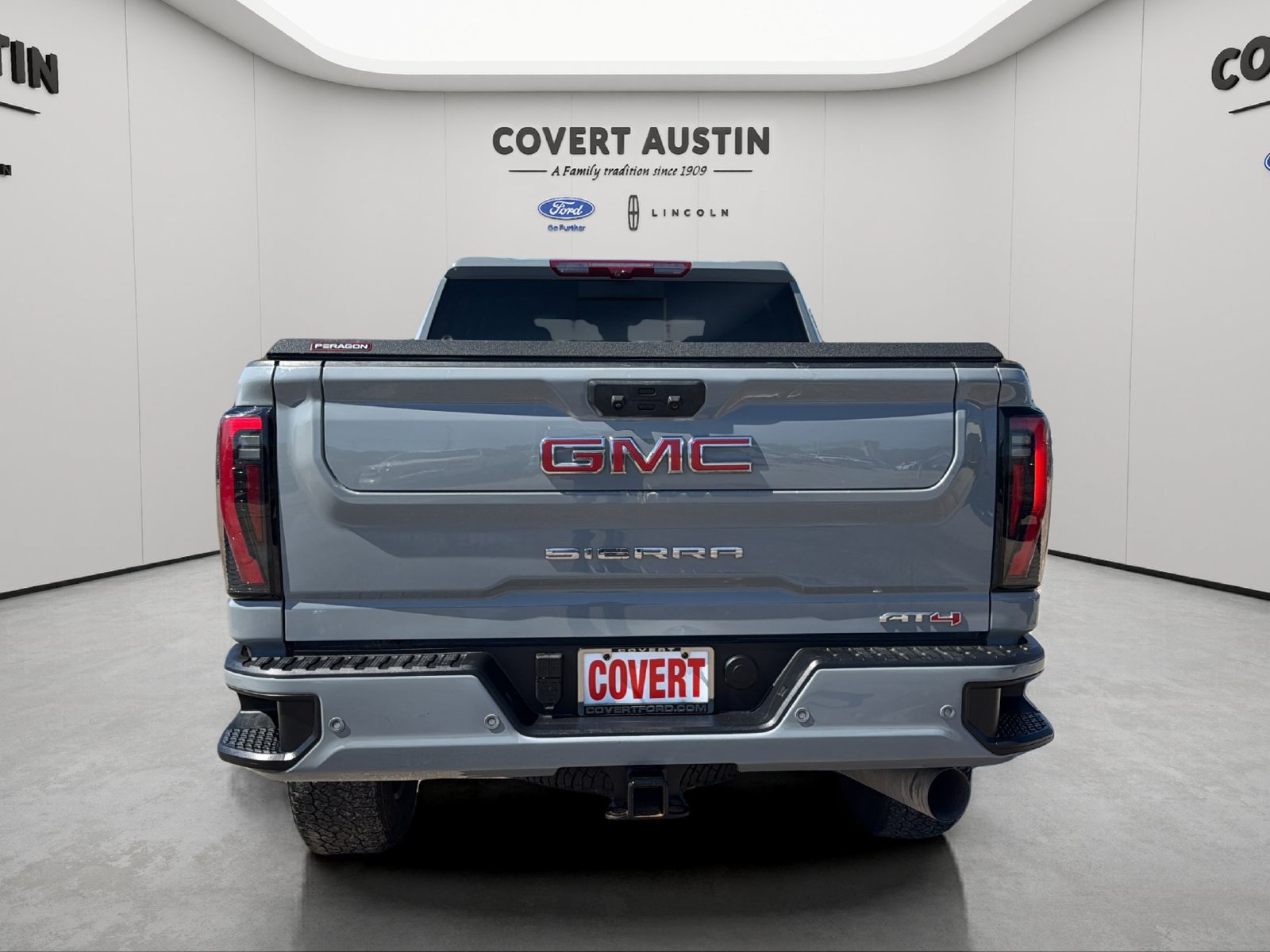 Used 2025 GMC Sierra 2500 AT4 w/ AT4 Premium Plus Package AWD/4WD image 4