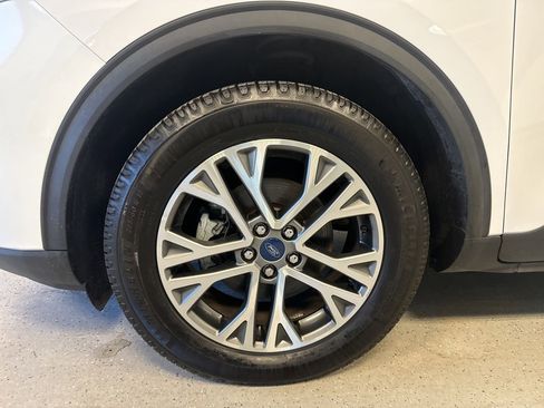 Used 2022 Ford Escape SEL image 17