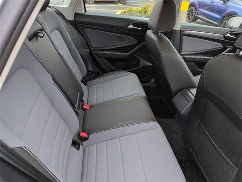 Used 2025 Volkswagen Jetta SE w/ Sunroof Package image 11