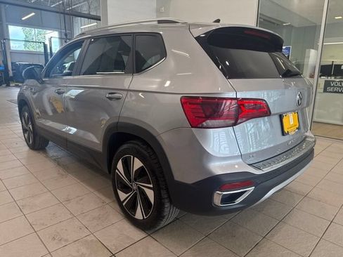 Used 2024 Volkswagen Taos SE AWD/4WD image 5
