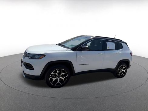 Used 2025 Jeep Compass Limited AWD/4WD image 7