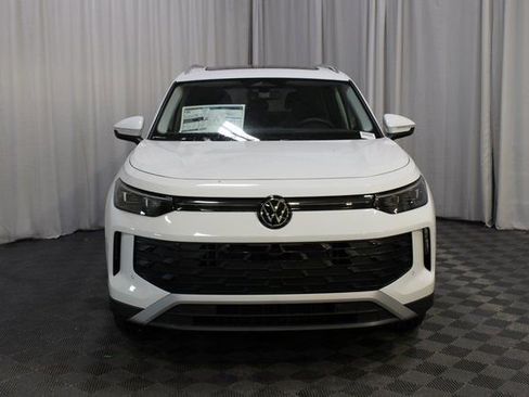 New 2026 Volkswagen Tiguan SE image 33