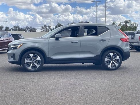 New 2025 Volvo XC40 B5 Core w/ Protection Package Premier image 10