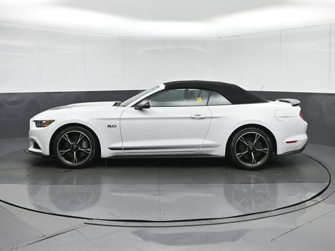 Used 2016 Ford Mustang GT Premium w/ Equipment Group 401A RWD image 4