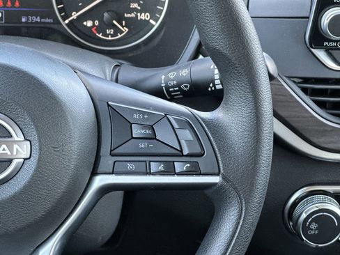 Used 2025 Nissan Altima 2.5 SV FWD image 21
