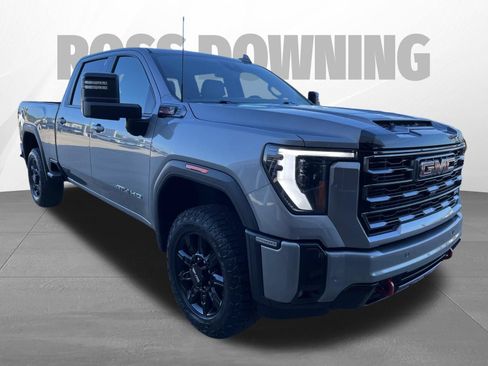 Used 2025 GMC Sierra 2500 AT4 AWD/4WD image 3
