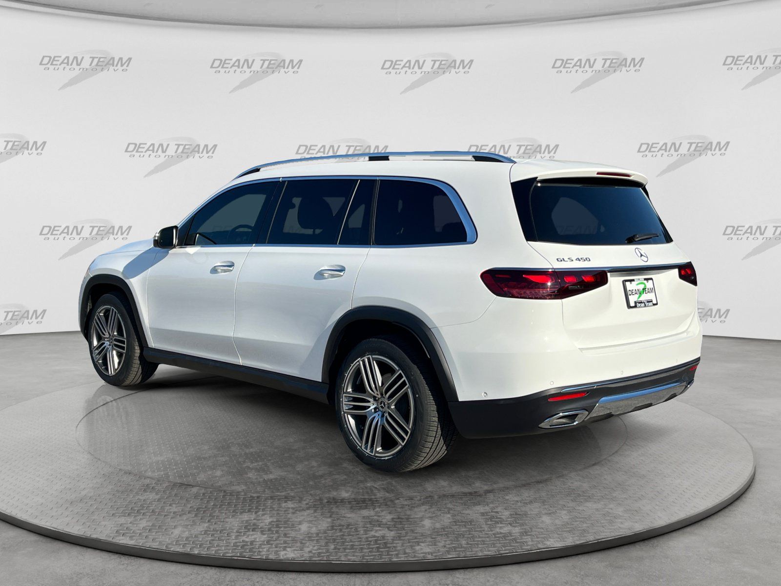 Used 2024 Mercedes-Benz GLS 450 4MATIC image 5