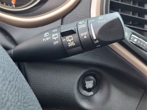 Certified 2018 Jeep Cherokee Limited w/ Technology Group image 24