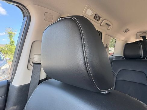 Used 2024 Nissan Pathfinder SL AWD/4WD image 11