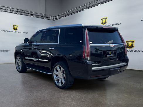 Used 2019 Cadillac Escalade Luxury AWD/4WD image 3