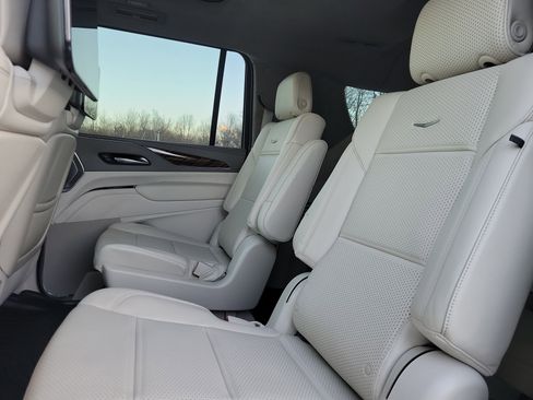 Certified 2023 Cadillac Escalade ESV Premium Luxury Platinum w/ LPO, Radiant Package image 16