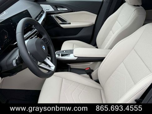 Used 2025 BMW X1 xDrive28i w/ Premium Package image 11