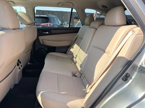 Used 2017 Subaru Outback 2.5i Limited AWD/4WD image 21