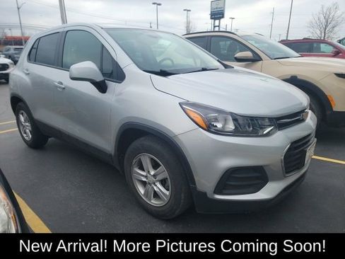 Used 2020 Chevrolet Trax LS w/ Tint and Cruise Package image 1