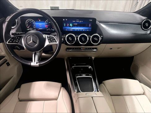 Used 2025 Mercedes-Benz GLA 250 4MATIC image 22