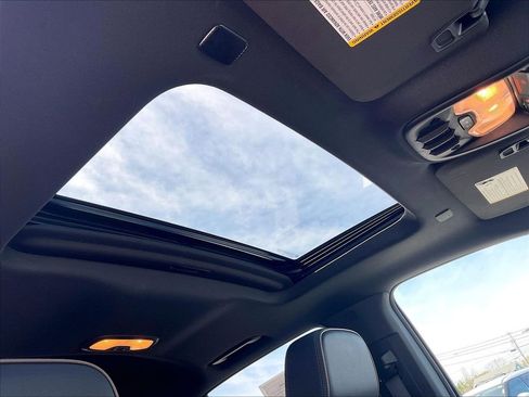 Used 2024 GMC Canyon Denali AWD/4WD image 21