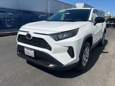 Used 2022 Toyota RAV4 LE FWD image 9