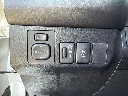 Used 2014 Toyota RAV4 XLE FWD image 26