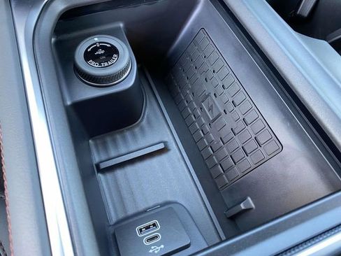 New 2025 Ford Expedition Max Active image 17