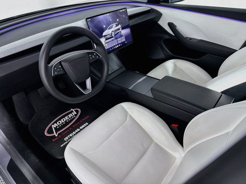 Used 2025 Tesla Model 3 Long Range RWD image 8