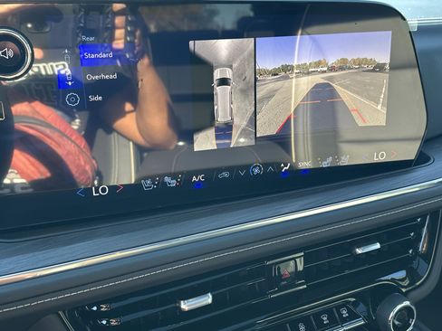 New 2026 Chevrolet Suburban Premier image 32