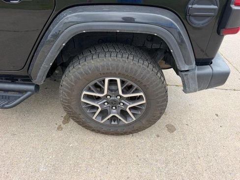 Used 2024 Jeep Wrangler Unlimited Sahara AWD/4WD image 6