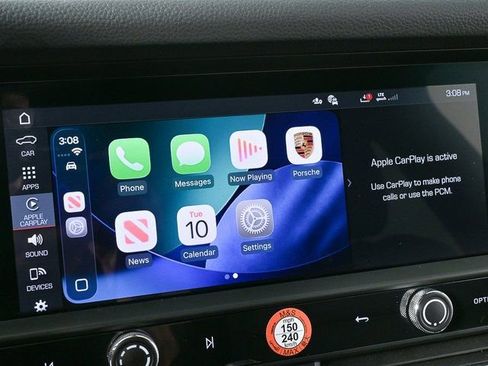 Certified 2025 Porsche Macan image 16