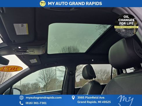 Used 2022 Volkswagen Tiguan SEL R-Line image 23