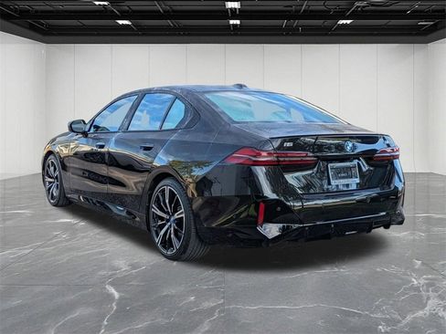 Used 2024 BMW i5 M60 w/ Premium Package image 3