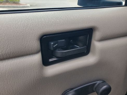 Used 2006 Jeep Wrangler X image 17