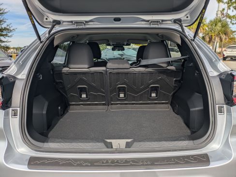 Used 2025 Subaru Crosstrek 2.0i image 13